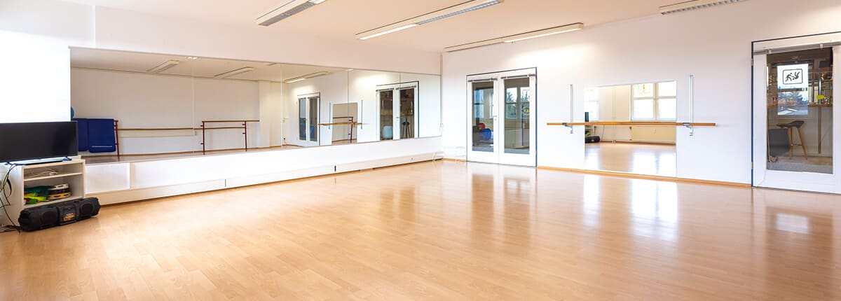 Tanzraum mit Spiegelwand